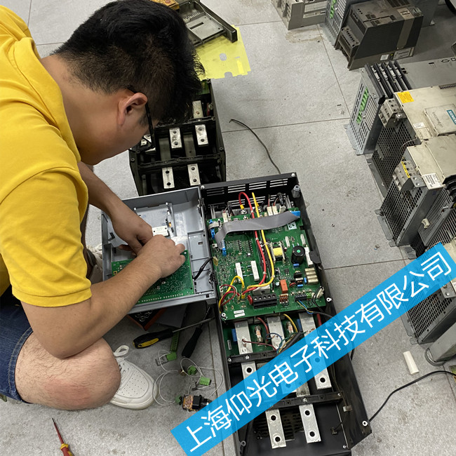 Parker�W��ɿ�590Cֱ���{������Ҋ�󾯾S�޷�����