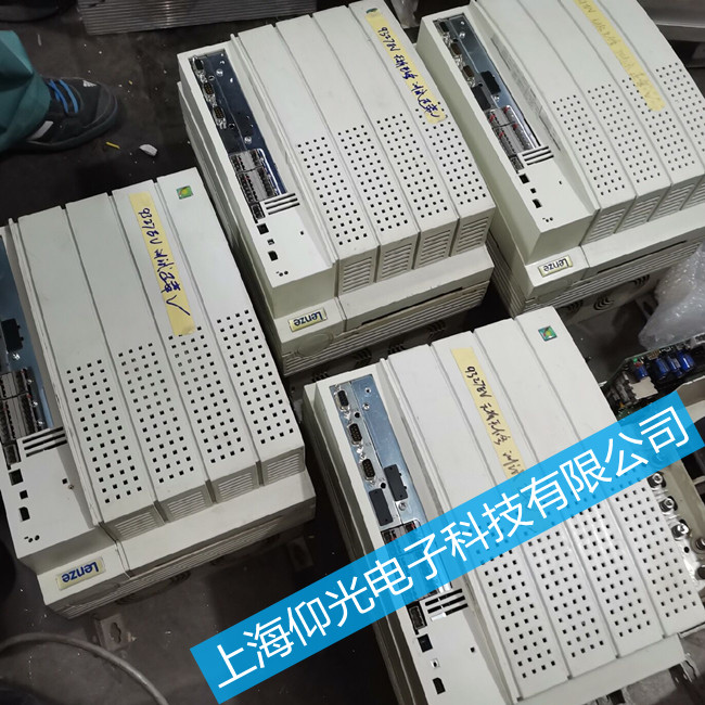 Lenze�����ŷ������S�� 9300�_�C��r MAX�^�d